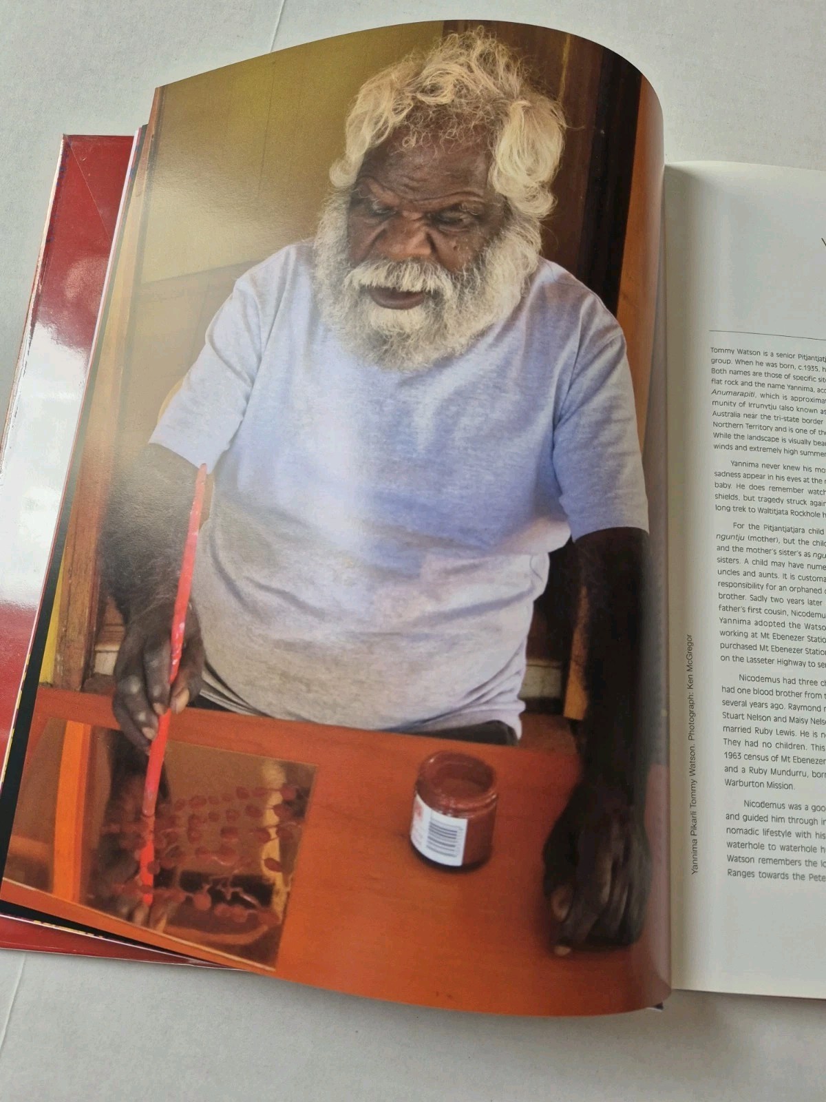 Yannima Pikarli Tommy Watson 2010 Ngayuku Ngura My Country Art Book Ex-Library
